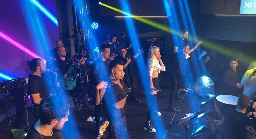 Mini etekle sahneye çıkan Aleyna Tilki'nin dans performansına eleştiri yağdı - Sayfa 10