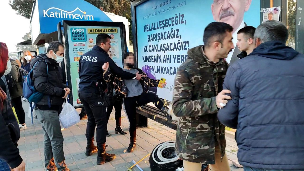 Adana'da otobüs durağında taciz kavgası: 'Bana dokundun' diyerek tekmeledi! - Sayfa 5
