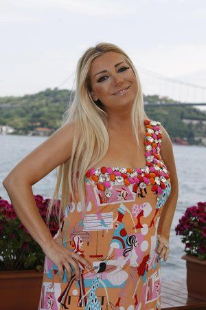 Gülşah Saraçoğlu'nun eski halinden eser kalmadı! Estetiksiz ve kilolu fotoğraflarını tanıyamayacaksınız - Sayfa 22