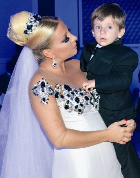 Gülşah Saraçoğlu'nun eski halinden eser kalmadı! Estetiksiz ve kilolu fotoğraflarını tanıyamayacaksınız - Sayfa 23