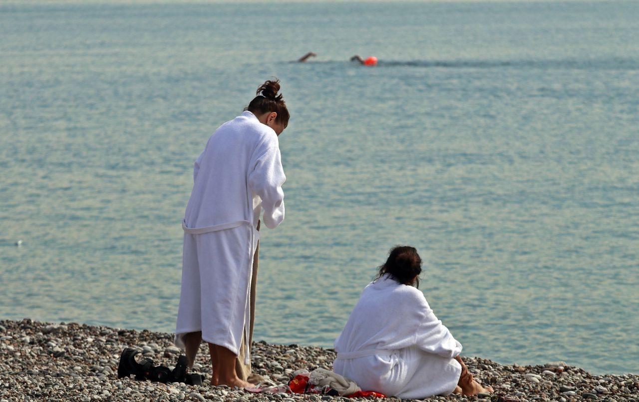 Antalya kışı erken uğurladı! Şubatta denize girdiler - Sayfa 6