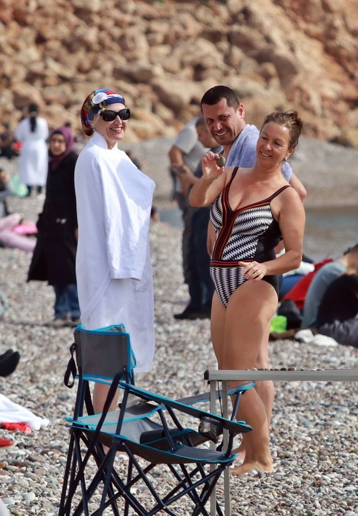 Antalya kışı erken uğurladı! Şubatta denize girdiler - Sayfa 22