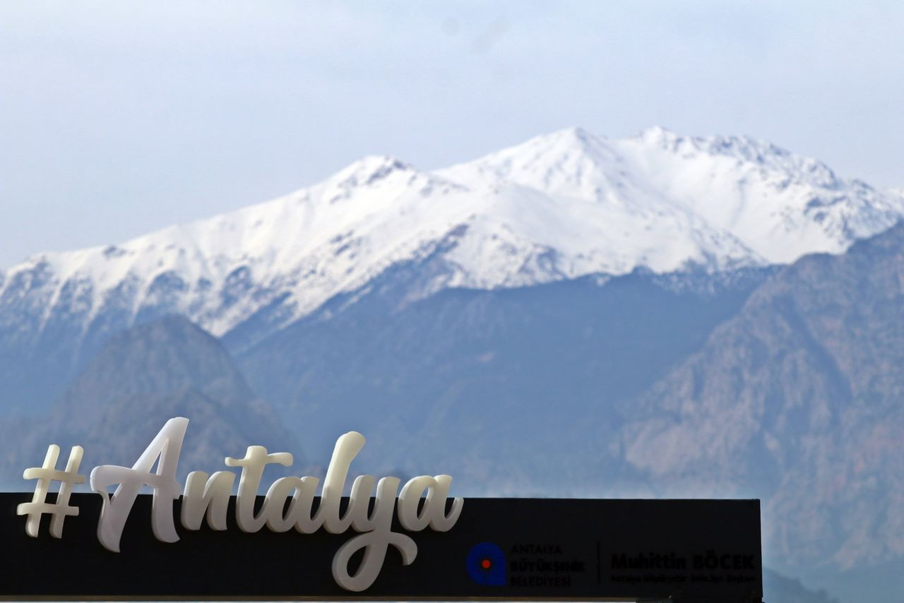 Antalya kışı erken uğurladı! Şubatta denize girdiler - Sayfa 25