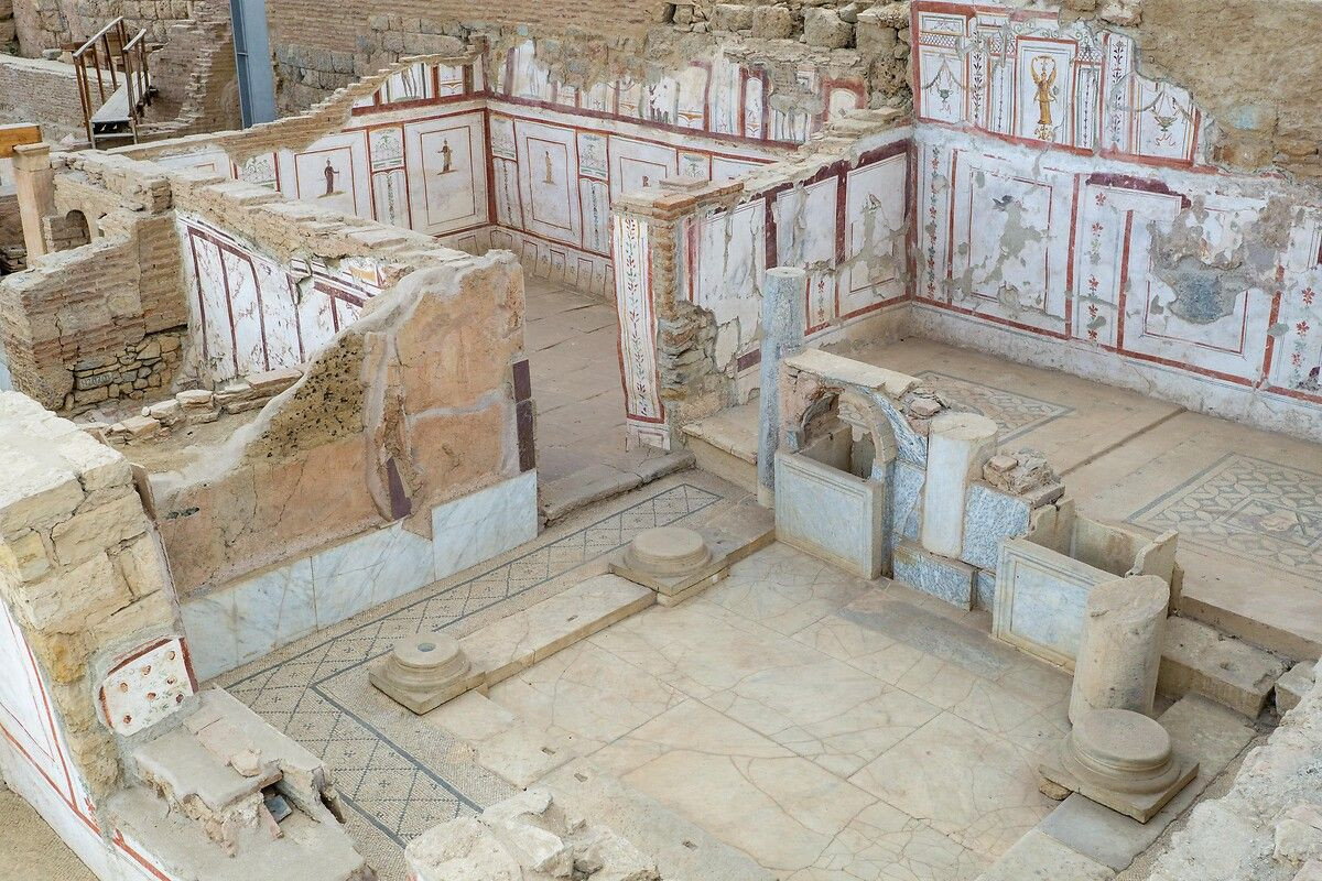 Türkiye sınırları içinde mutlaka görülmesi gereken tarihi yerlerden biri: Efes Antik Kenti - Sayfa 11