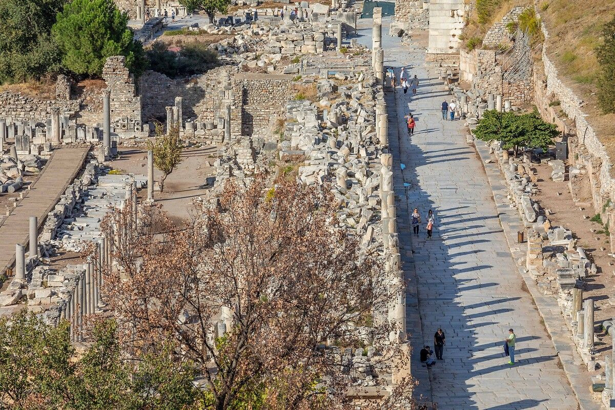 Türkiye sınırları içinde mutlaka görülmesi gereken tarihi yerlerden biri: Efes Antik Kenti - Sayfa 22
