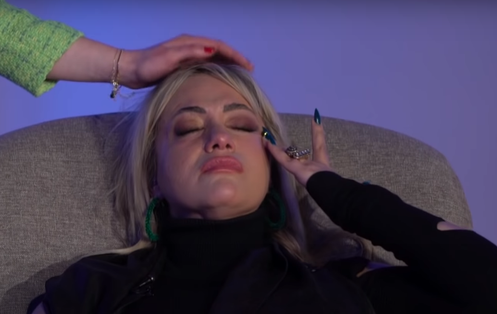 Hayatının en büyük travmasını anlatan Yeliz Yeşilmen fenalık geçirdi - Sayfa 13