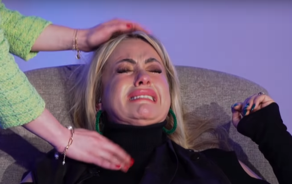 Hayatının en büyük travmasını anlatan Yeliz Yeşilmen fenalık geçirdi - Sayfa 9