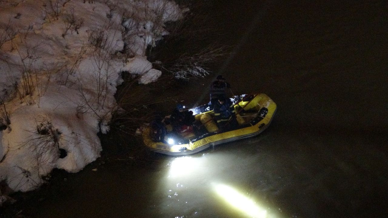 Liseli kız köprüden düştü, arama çalışması başlatıldı - Sayfa 9