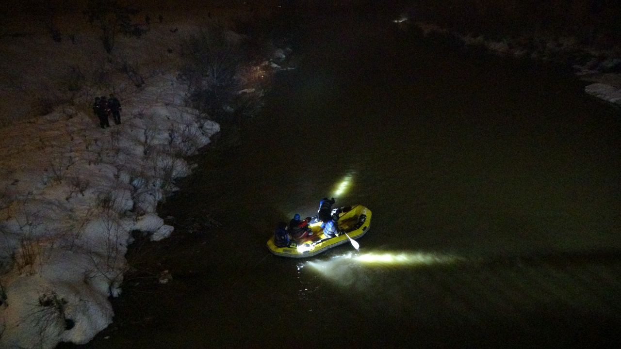 Liseli kız köprüden düştü, arama çalışması başlatıldı - Sayfa 10