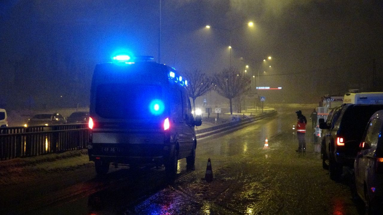 Liseli kız köprüden düştü, arama çalışması başlatıldı - Sayfa 13