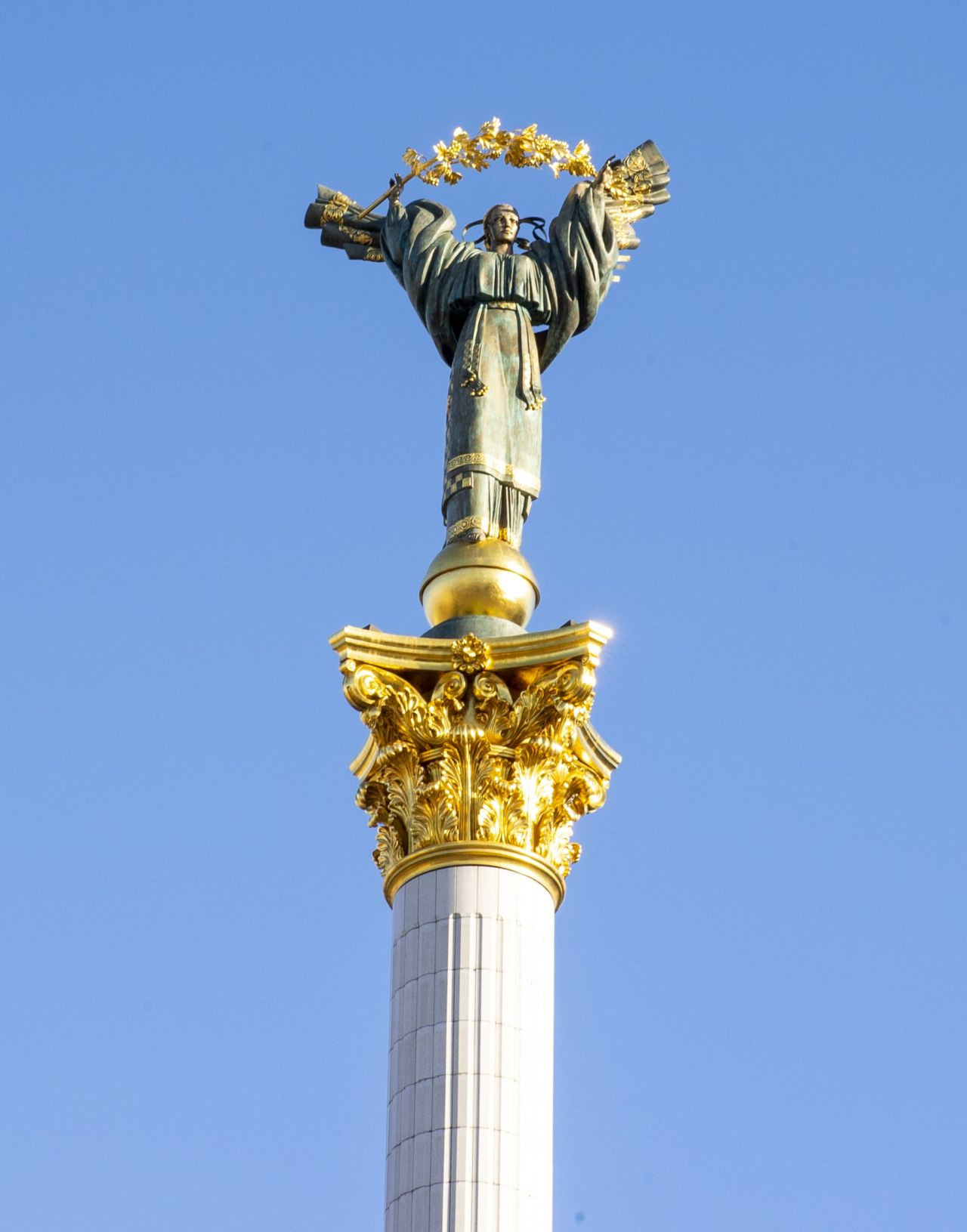 Sokağa çıkma yasağı ilan edilen Kiev'de cadde ve sokaklar bomboş! - Sayfa 10