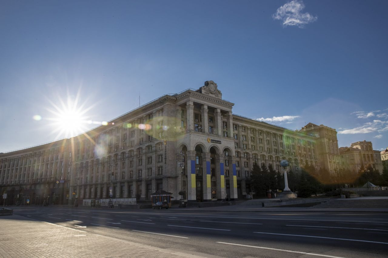 Sokağa çıkma yasağı ilan edilen Kiev'de cadde ve sokaklar bomboş! - Sayfa 11