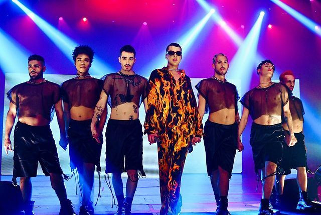 Bostancı Gösteri Merkezi'nde konser veren Kerimcan Durmaz iddialı tarzıyla sahneyi salladı - Sayfa 8