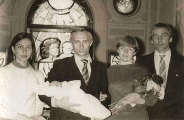 Putin'in gizli servetini elinde tutan isme büyük şok: AB yaptırım listesine alındı! - Sayfa 8