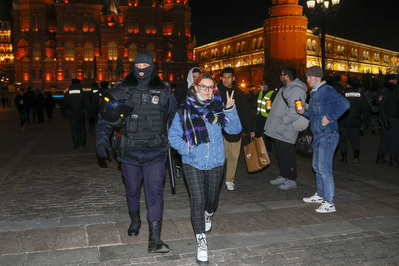 Rusya'da savaş karşıtlarının protesto eylemlerinde 7. gün: 7 bin 500 gözaltı - Sayfa 27