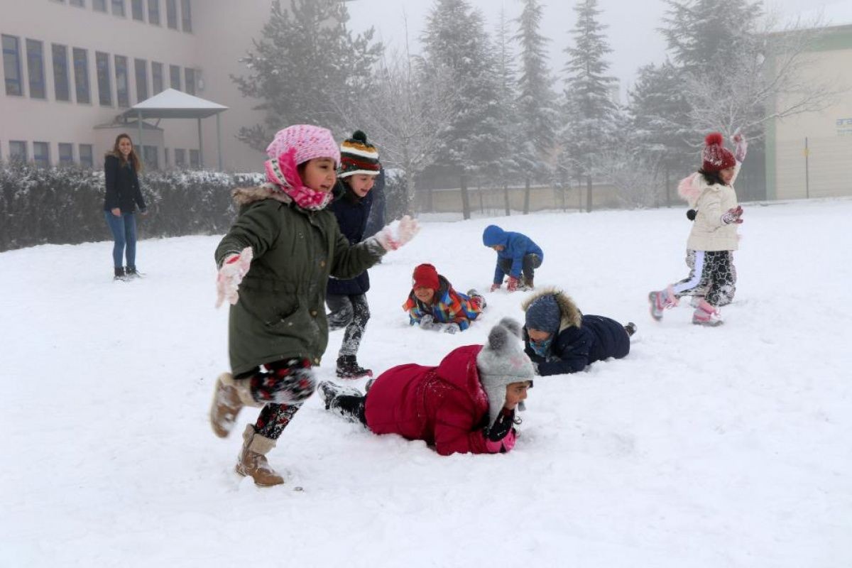 Baharı beklerken kar geldi: 9 ilde okullar tatil edildi! - Sayfa 1