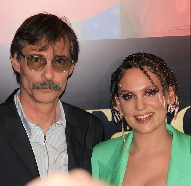 Farah Zeynep Abdullah, Bergen filminin galasında giydiği kıyafetine gelen eleştirilere yanıt verdi - Sayfa 6