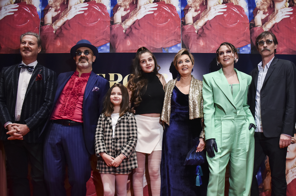 Farah Zeynep Abdullah, Bergen filminin galasında giydiği kıyafetine gelen eleştirilere yanıt verdi - Sayfa 13