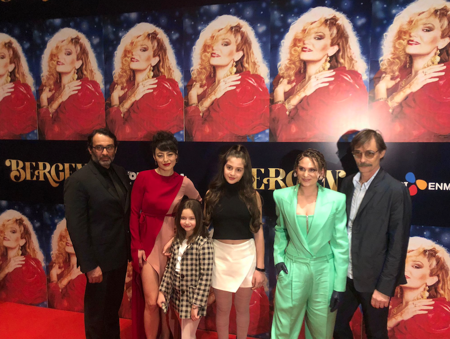 Farah Zeynep Abdullah, Bergen filminin galasında giydiği kıyafetine gelen eleştirilere yanıt verdi - Sayfa 16