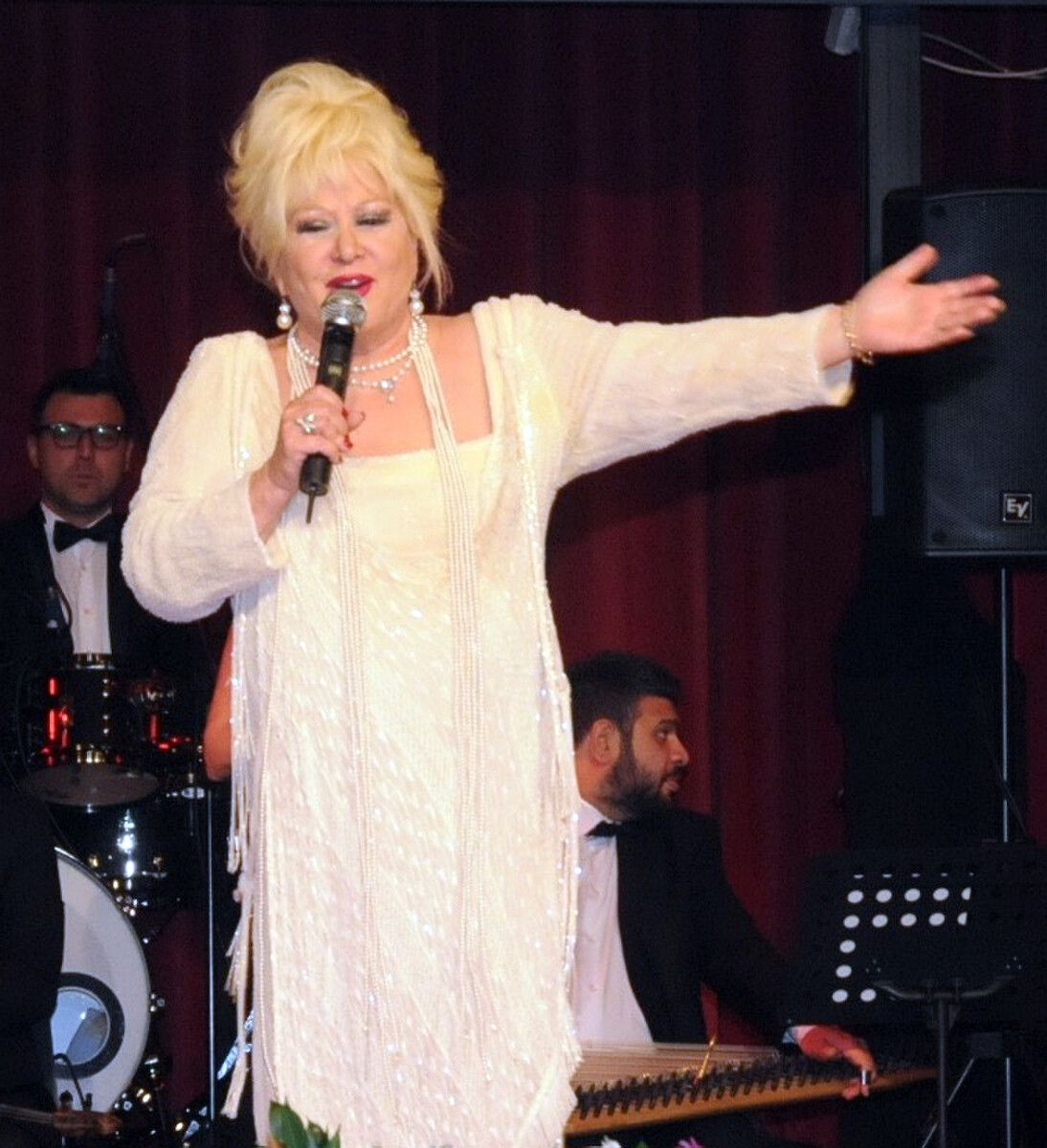 Usta sanatçı Muazzez Abacı’dan kahreden haber! Alzheimer başlangıcı teşhisi konuldu - Sayfa 11