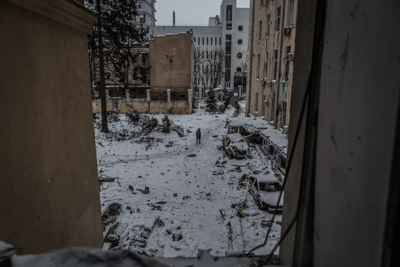 Rus güçlerinin bombaladığı Harkiv'de insanlar ölüyor, evler yıkılıyor - Sayfa 37