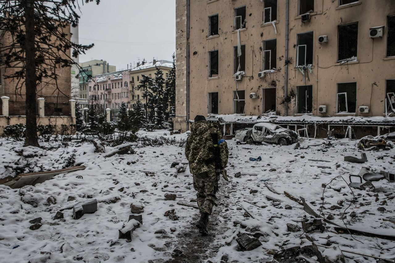 Rus güçlerinin bombaladığı Harkiv'de insanlar ölüyor, evler yıkılıyor - Sayfa 40