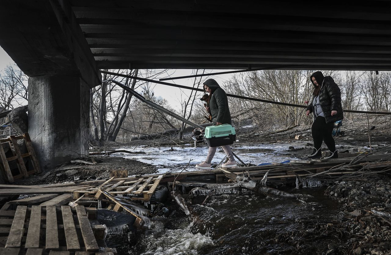 Savaşın kasıp kavurduğu Ukrayna'da sivillerin tahliyesi sürüyor - Sayfa 6