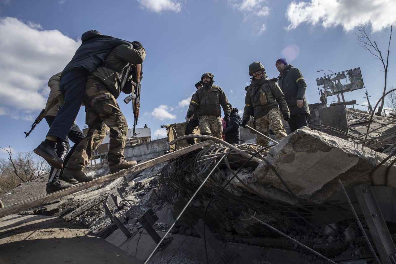 Savaşın kasıp kavurduğu Ukrayna'da sivillerin tahliyesi sürüyor - Sayfa 28