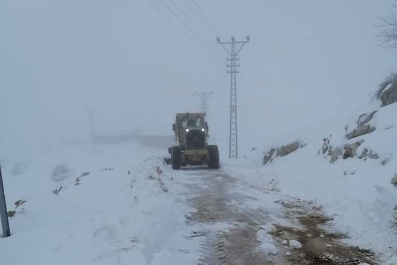 Ulaşıma yoğun kar ve tipi engeli! Kar yağışının vurduğu yollarda son durum - Sayfa 14