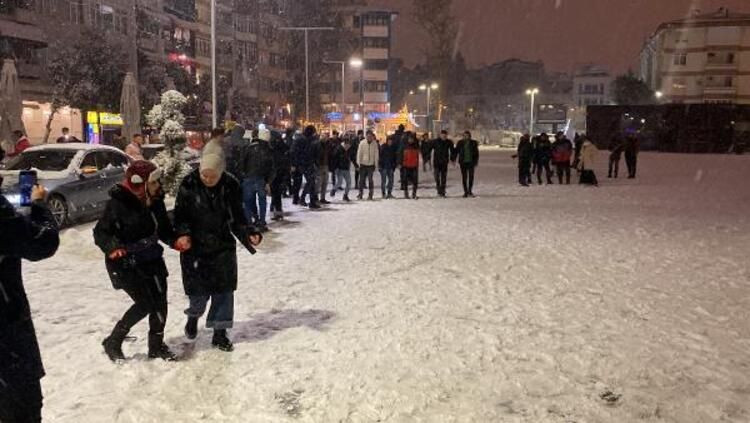 Kocaeli beyaza büründü, vatandaşlar karda halay çekti - Sayfa 14