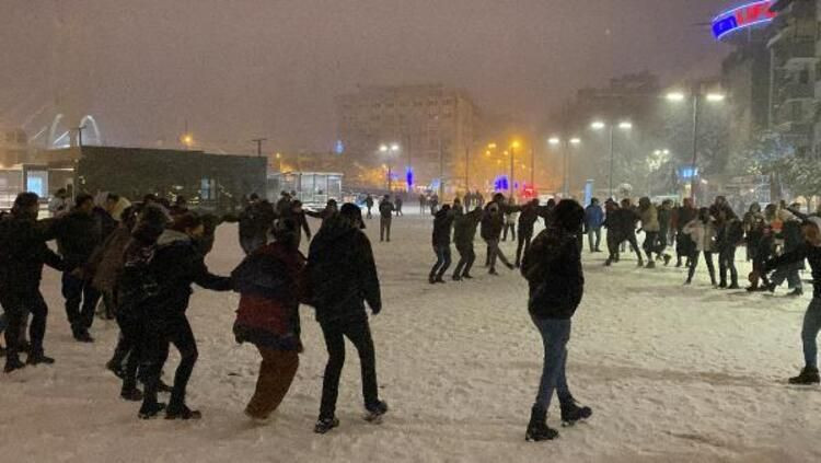 Kocaeli beyaza büründü, vatandaşlar karda halay çekti - Sayfa 9