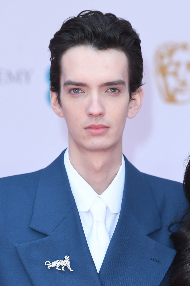 75. BAFTA Ödülleri törenine Lady Gaga göğüs dekolteli elbisesiyle damga vurdu - Sayfa 9