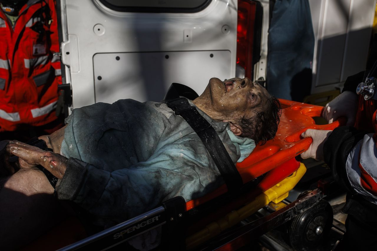 Kiev'de 16 katlı binaya top mermisi isabet etti: 4 ölü - Sayfa 9