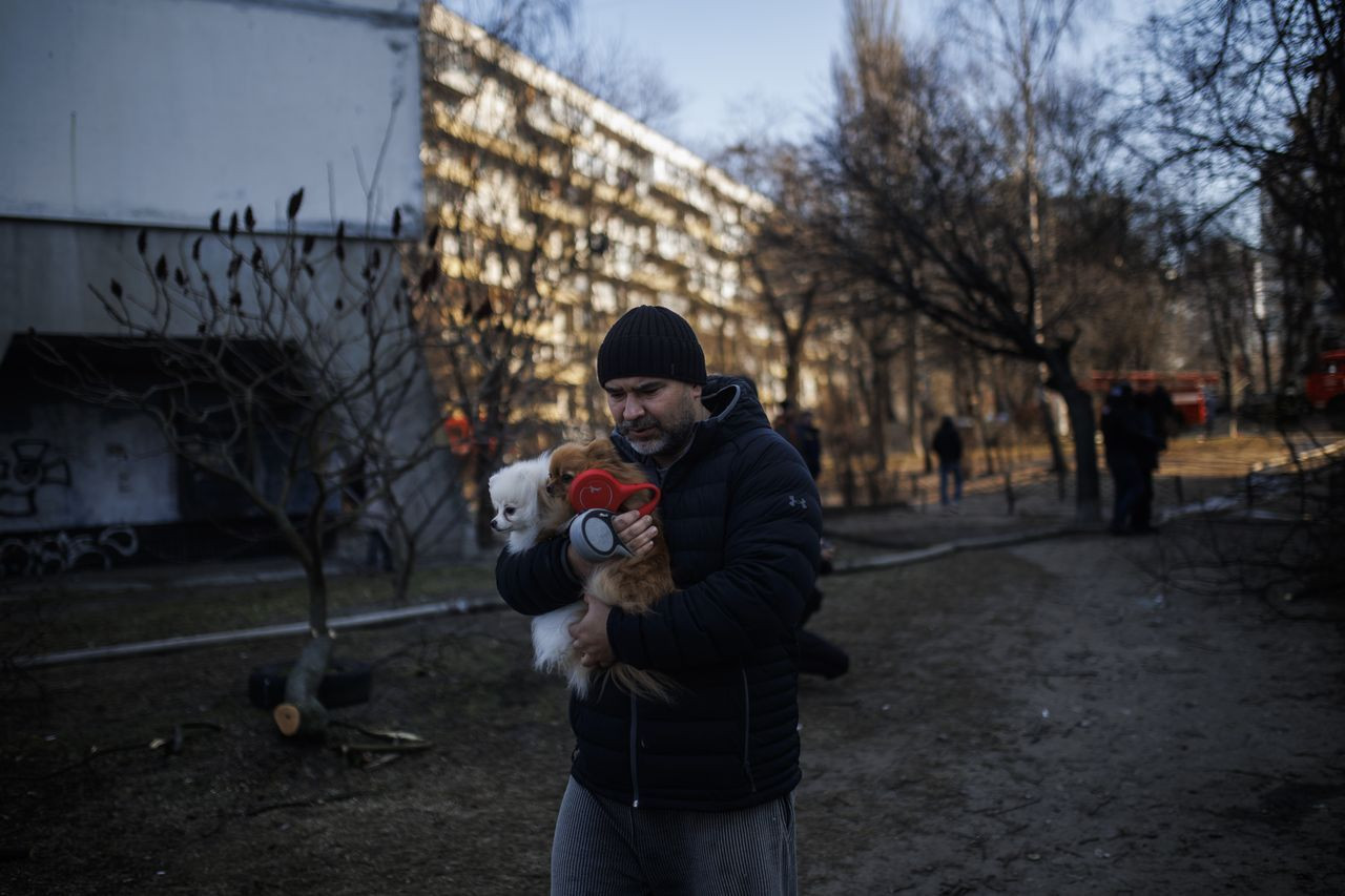 Kiev'de 16 katlı binaya top mermisi isabet etti: 4 ölü - Sayfa 5