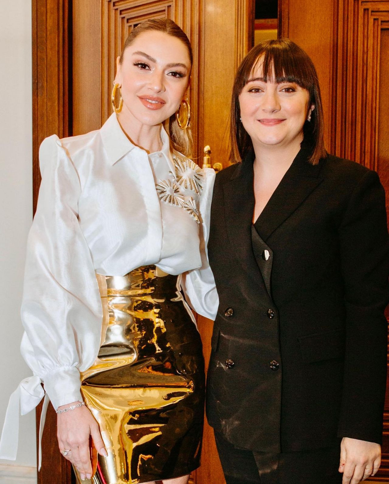 Fazla kilolarından kurtulan Hadise'nin tarzı İstanbul Moda Haftası'na damga vurdu - Sayfa 11