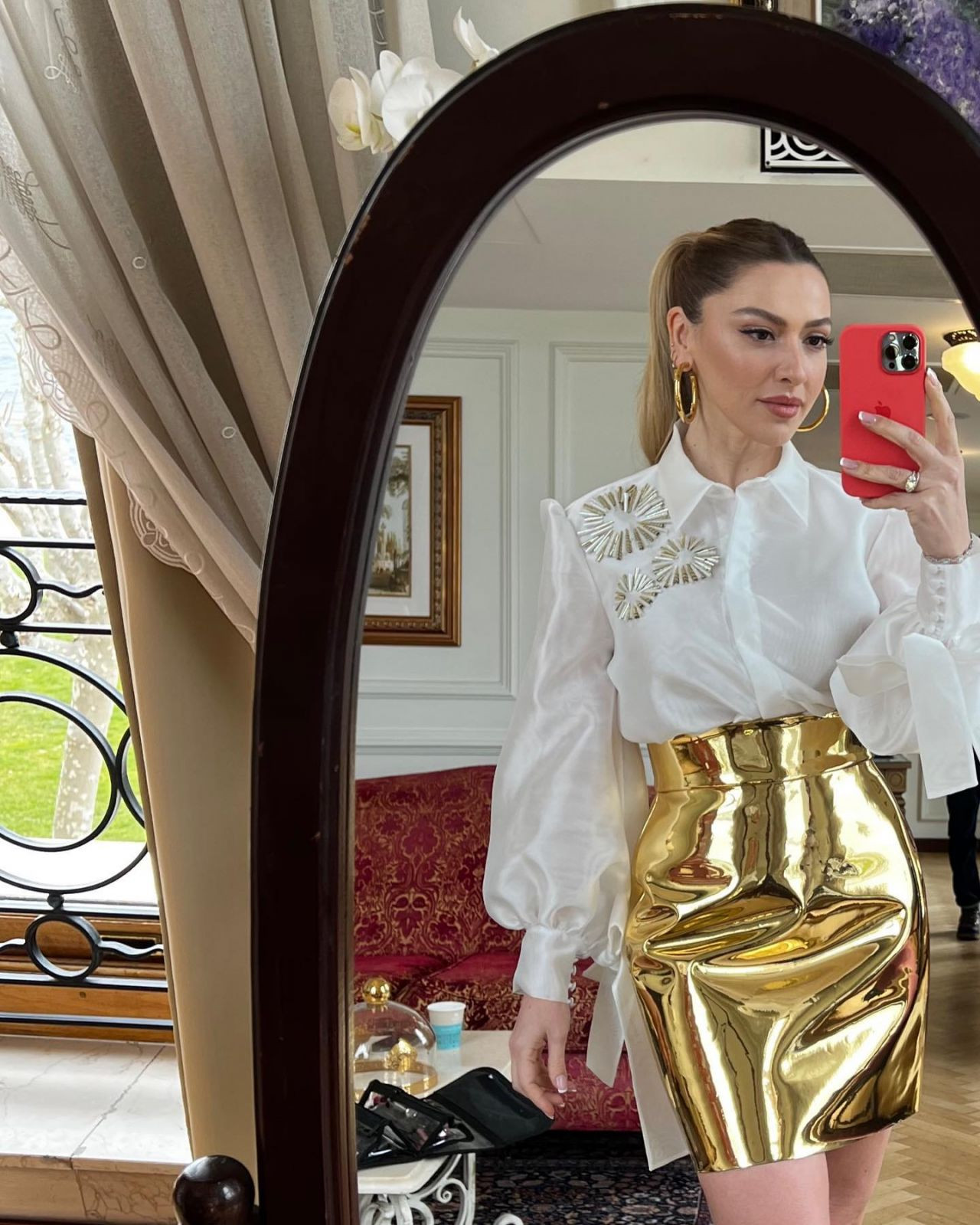 Fazla kilolarından kurtulan Hadise'nin tarzı İstanbul Moda Haftası'na damga vurdu - Sayfa 8