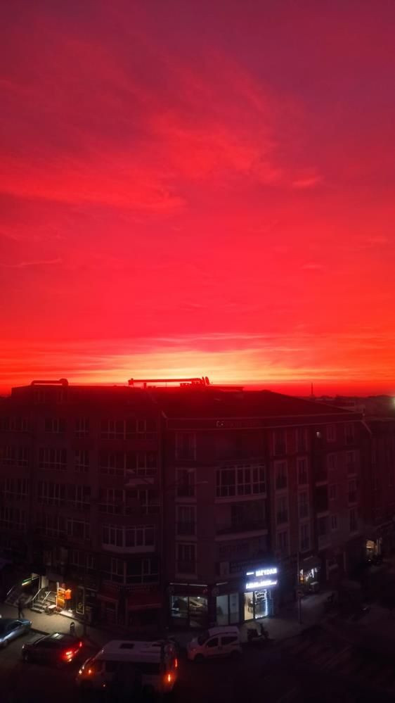 Gökyüzünün rengi mest etti, gören telefona sarıldı - Sayfa 5