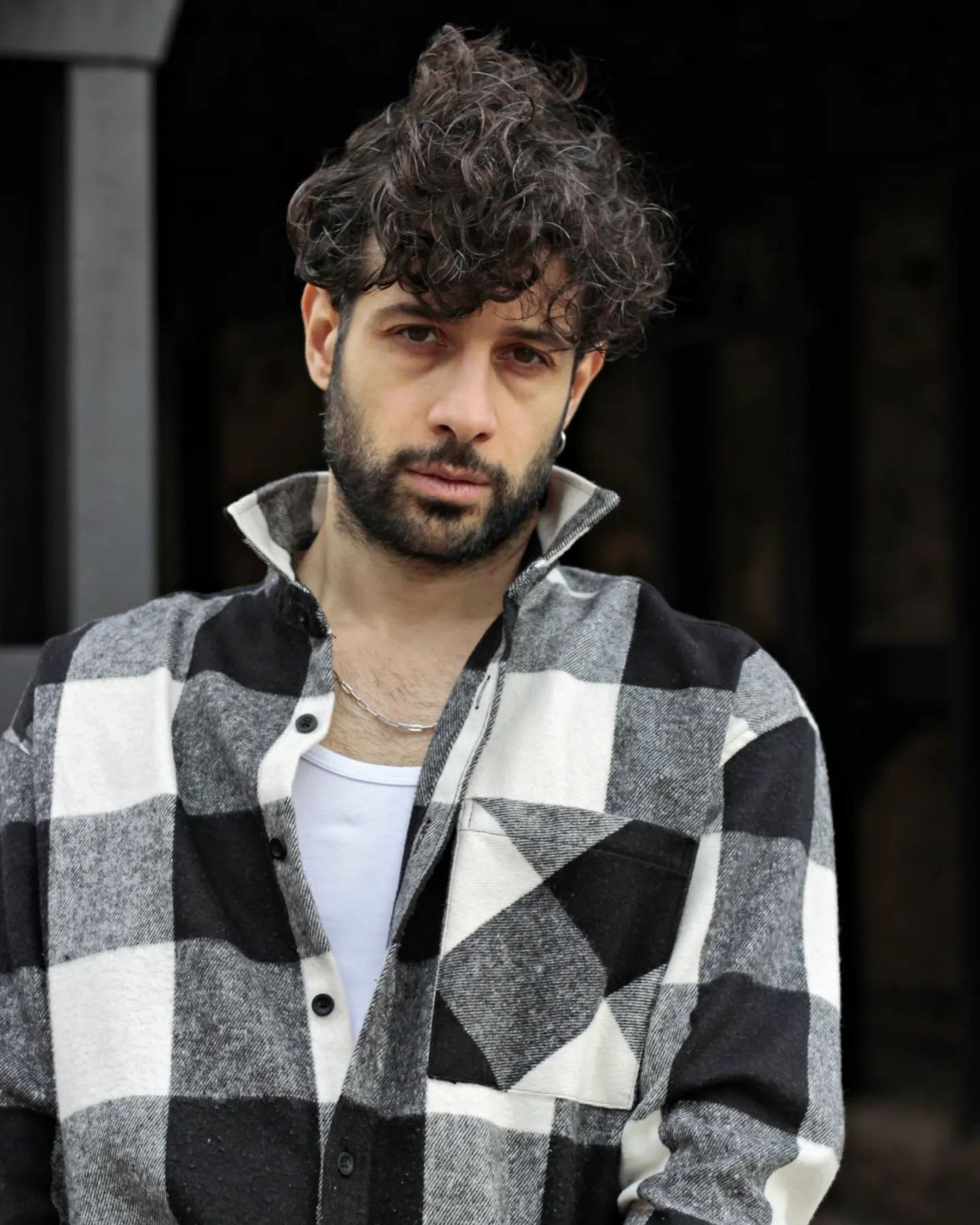 Pis Yedili'nin Zeki'si Ümit Erlim imaj değiştirdi! Yakışıklılığıyla görenleri büyüledi - Sayfa 17