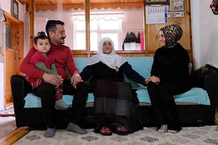 Çanakkale Savaşı gazisinin 110 yaşındaki eşi Güllü nineden duygulandıran sözler: Yalınayak savaşmışlar... - Sayfa 8