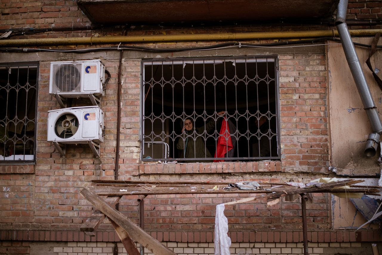 Rusya, Kiev'de sivilleri hedef aldı! Ölü ve yaralılar var - Sayfa 32