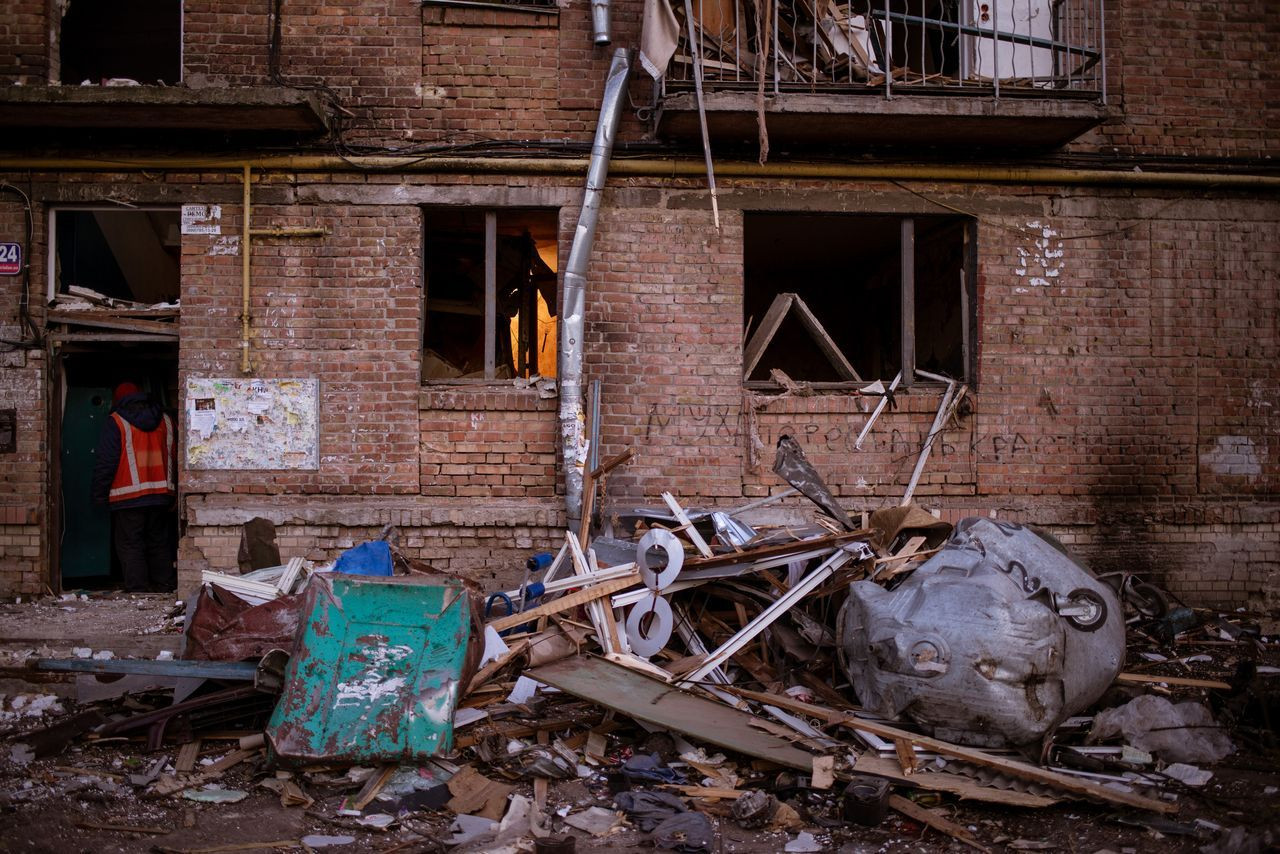 Rusya, Kiev'de sivilleri hedef aldı! Ölü ve yaralılar var - Sayfa 36