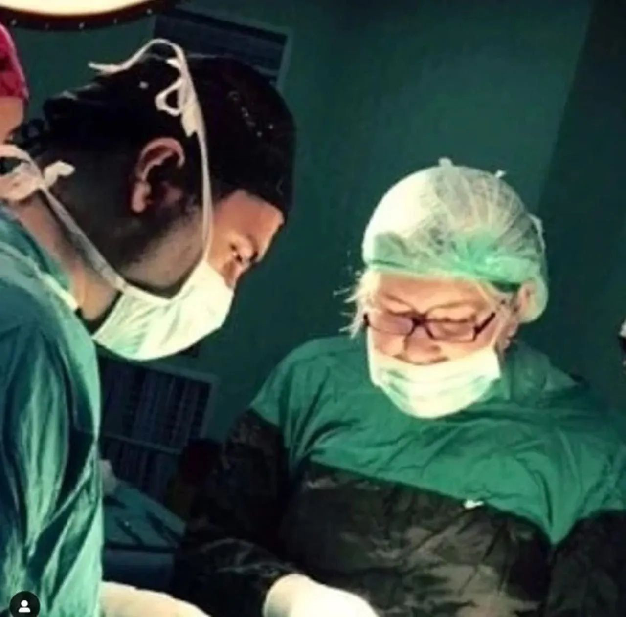 Şovmen Mehmet Ali Erbil'in Kız Kardeşi Yeşim Erbil "Ağabeyimden Utanıyorum" diyerek itiraf etti! - Sayfa 8