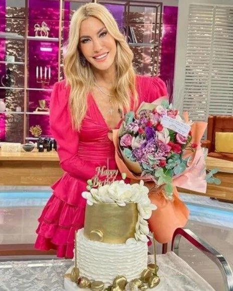 Çağla Şıkel Aşk İddialarına Net Konuştu: "20 Yaşında Değilim!" - Sayfa 5