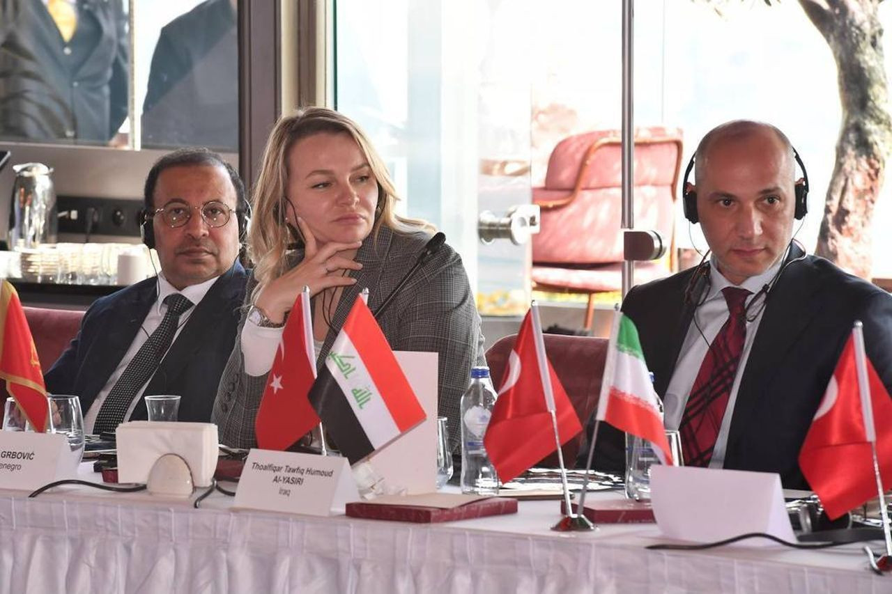 48 ülkenin diplomatik temsilcisi Beyoğlu’nda buluştu - Sayfa 13