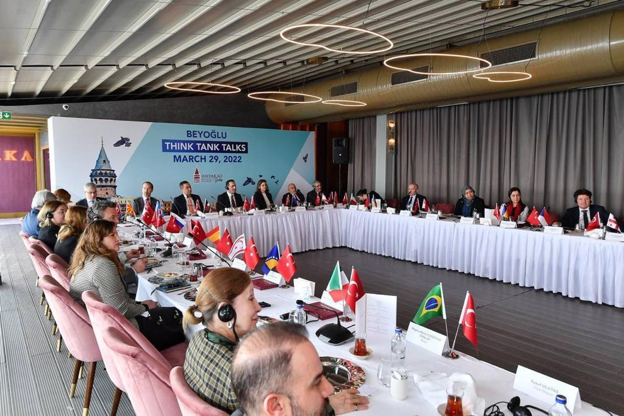 48 ülkenin diplomatik temsilcisi Beyoğlu’nda buluştu - Sayfa 10