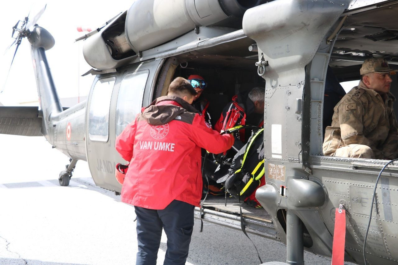 İtalyan turist kayarken çığ altında kaldı - Sayfa 16