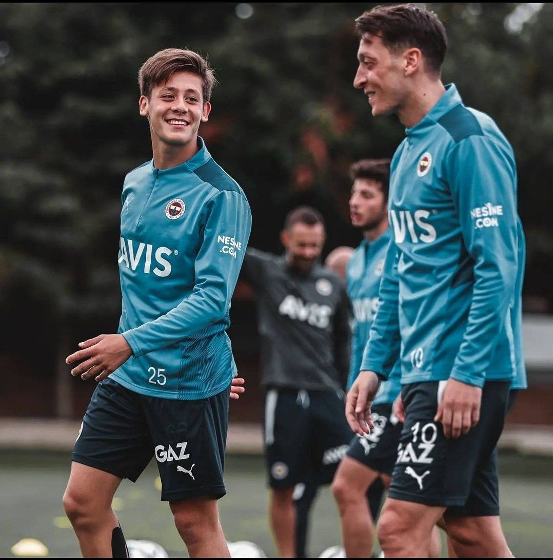 Mesut Özil'in menajeri konuştu... "Bu bir tedbir kararıdır, yani izinli sayılıyor Mesut" - Sayfa 8