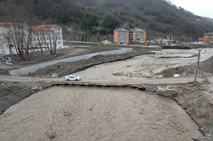 Kar suları eridi, Ezine çayı taştı: Geçici köprüler trafiğe kapandı - Sayfa 5