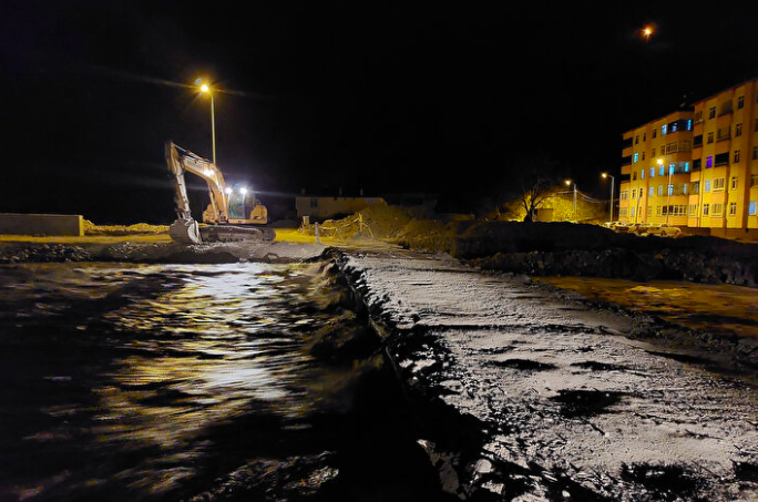 Kar suları eridi, Ezine çayı taştı: Geçici köprüler trafiğe kapandı - Sayfa 6