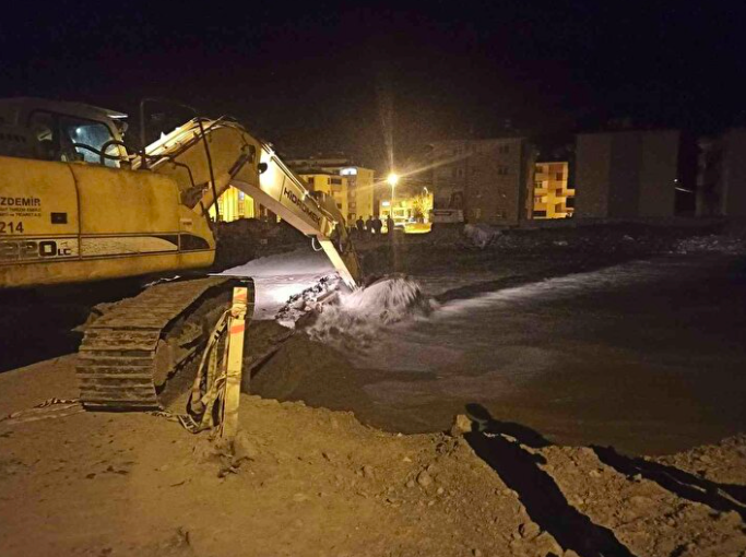 Kar suları eridi, Ezine çayı taştı: Geçici köprüler trafiğe kapandı - Sayfa 9